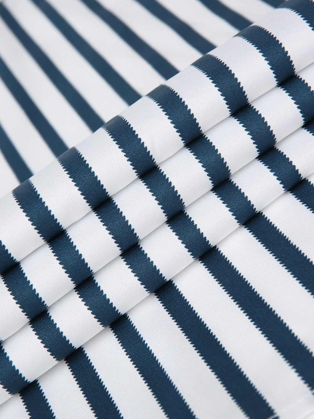 Chemise à rayures à manches longues avec boutons